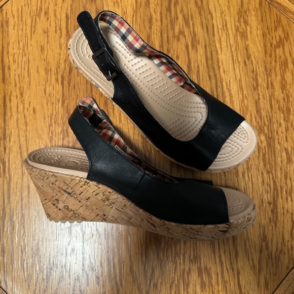 **CROCS* Black x Cork Open-Toe Wedges Size 7 - Picture 1 of 9